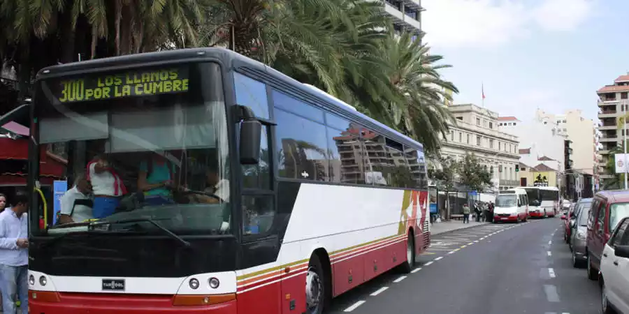 En guagua por La Palma